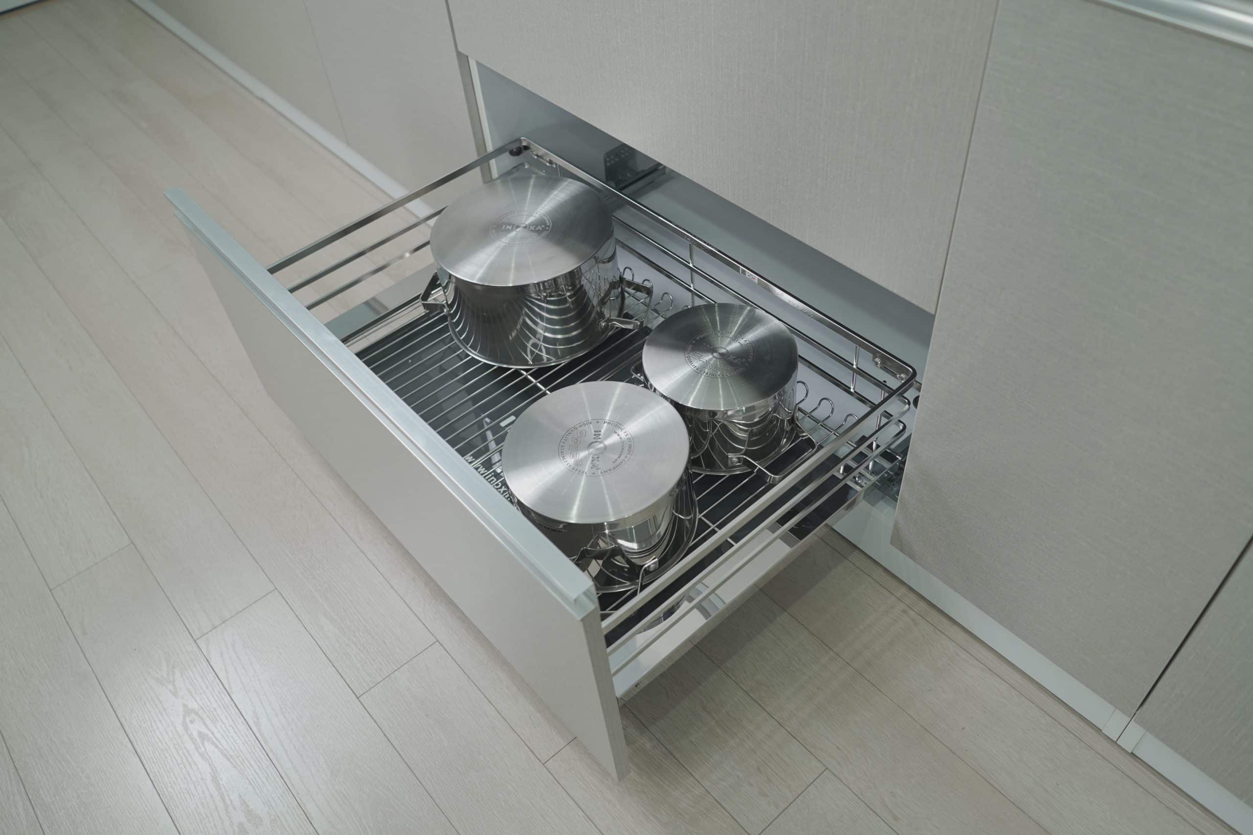 4 Bước lắp giá xoong nồi tại nhà